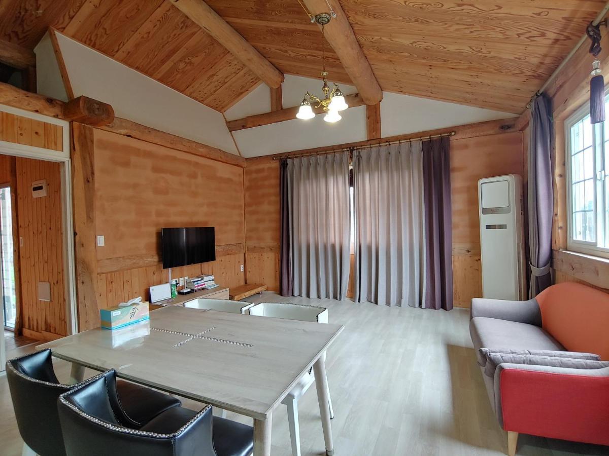 Geumok Log Pension Szogüpho Kültér fotó